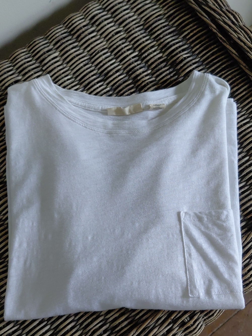 Christian Siriano White Short-Sleeve Pocket Tee - Picture 10 of 10